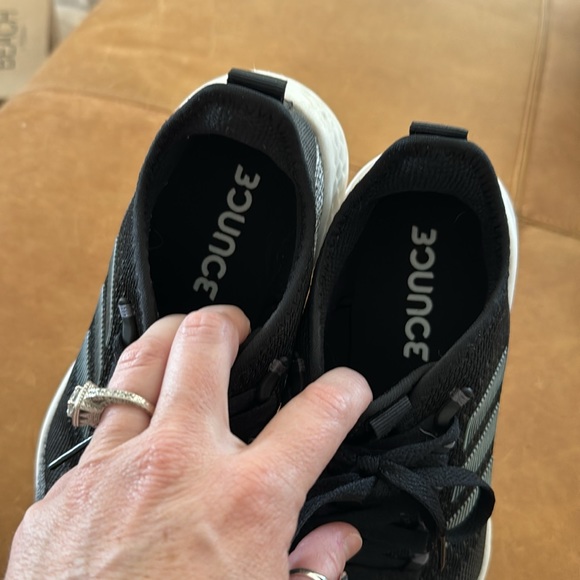 Women’s adidas shoes bounce. Black and teal size 7.5 - Picture 5 of 7